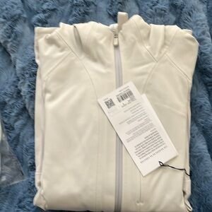 New Lululemon Cross Chill Jacket RepelShell color Bone size 6